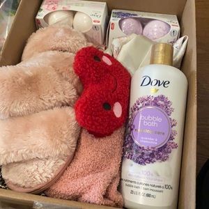 SLEEPOVER VALUE BOX (sleepwear)  LIMITED TIME ONLY ⏰ 🚩 over 15 items!!